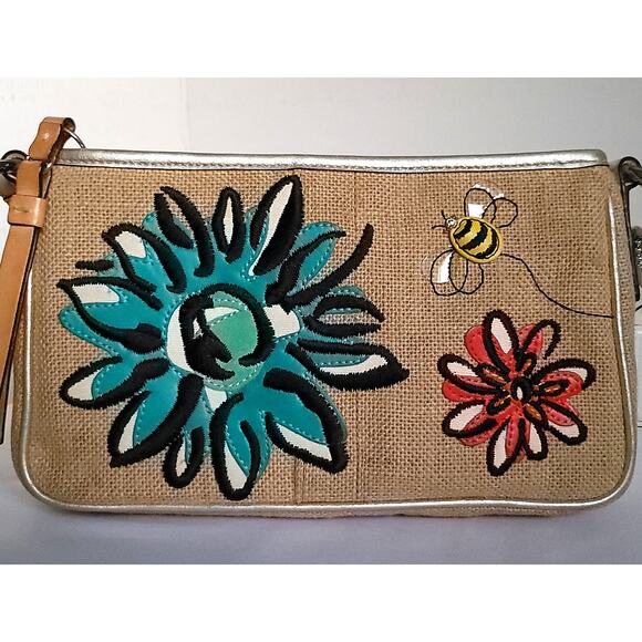 Coach(8672) 2005 Vintage Limited Edition Burlap Demi Bag - Picture 3 of 16